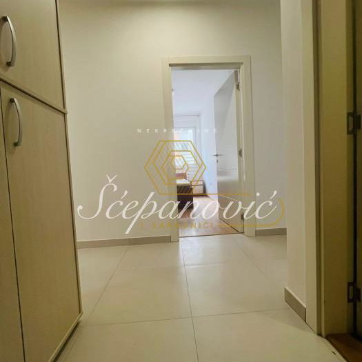 Trosoban stan na prodaju, Rotkvarija, Novi Sad, 56m², 240.000 €