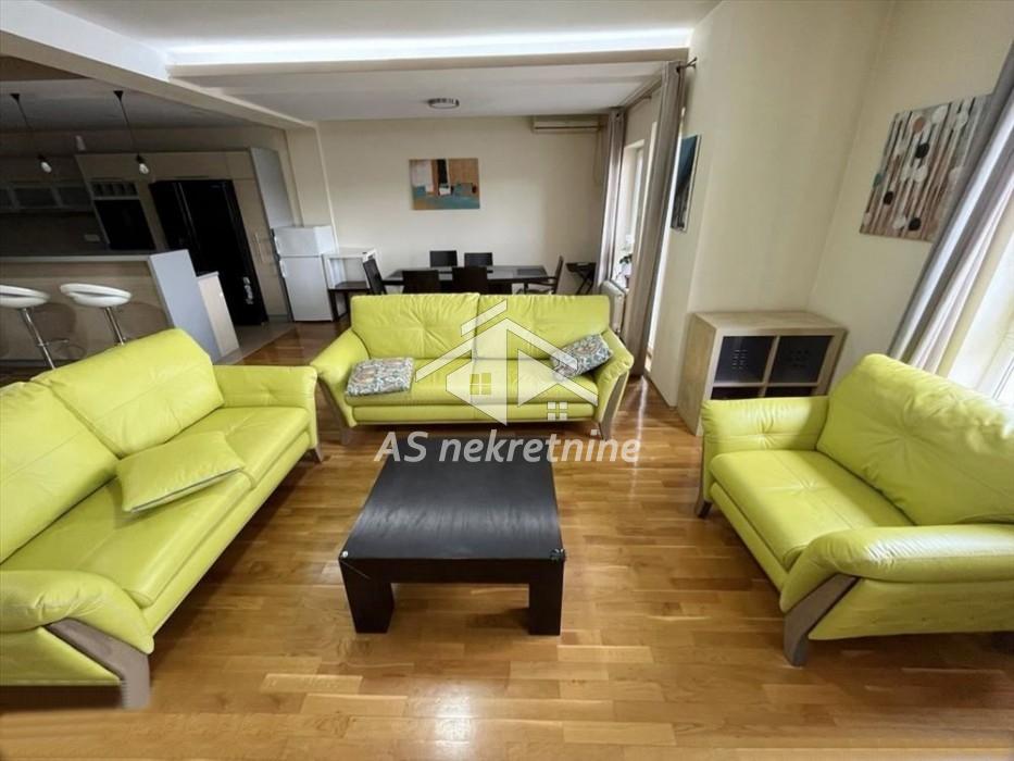 Stan Prodaja Beograd Đeram Pijaca 157 m2