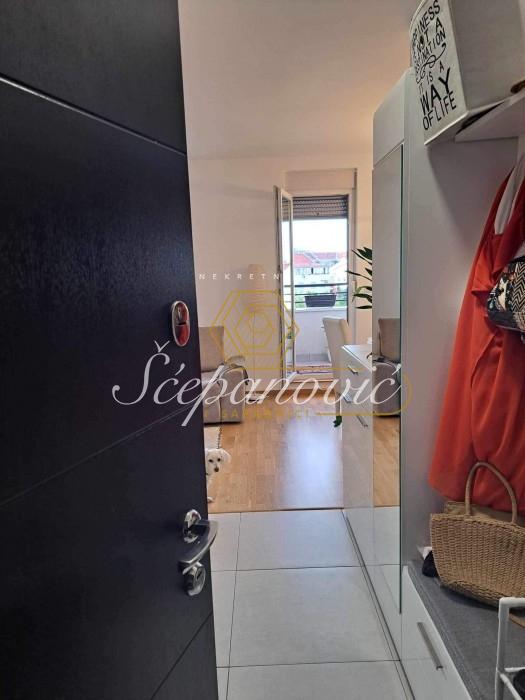 Četvorosoban stan na prodaju, Bulevar Patrijarha Pavla, Novi Sad, 83m², 174.300 €