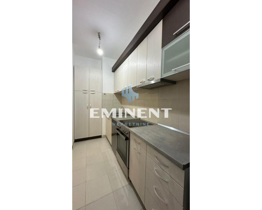 Stan Izdavanje Beograd Blok 61 64 m2