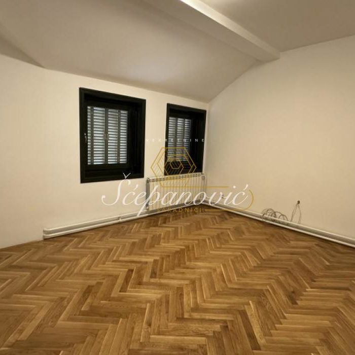 Kuća za izdavanje, Centar, Novi Sad, 281m², 2.000 €/mes