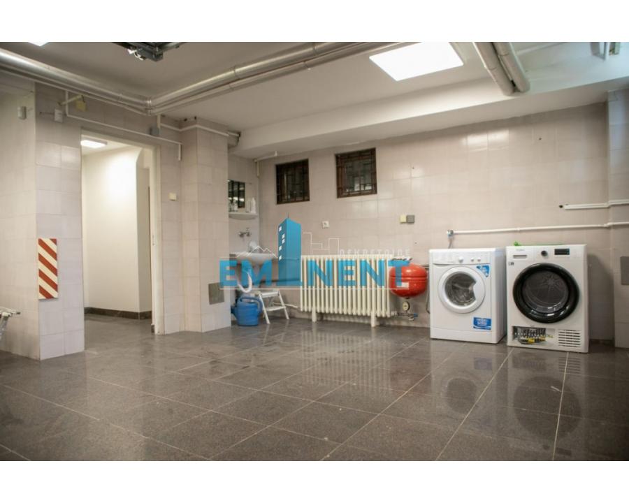 nekretnine-prodaja-WqwH3Z2cCE Kuća na prodaju, Banovo Brdo, Beograd, 260m², 1.200.000 €