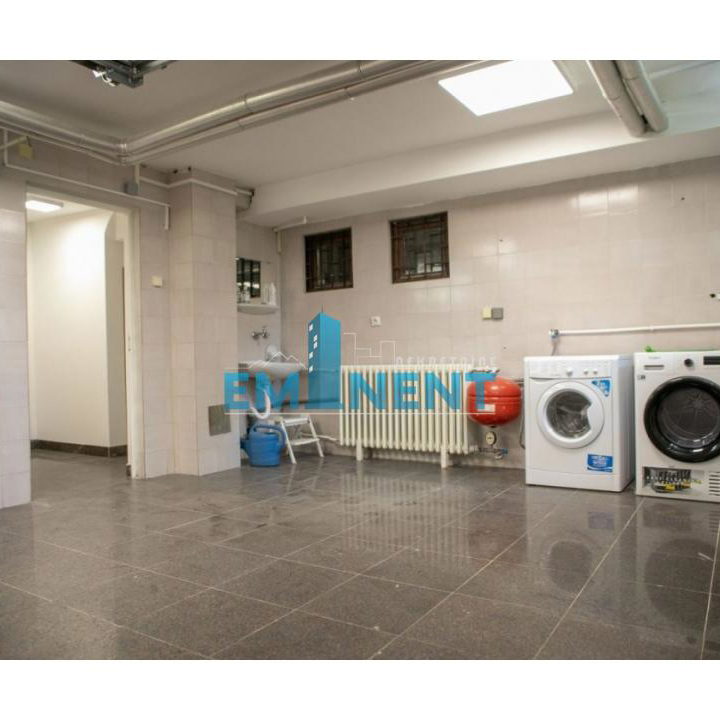 Kuća na prodaju, Banovo Brdo, Beograd, 260m², 1.200.000 €