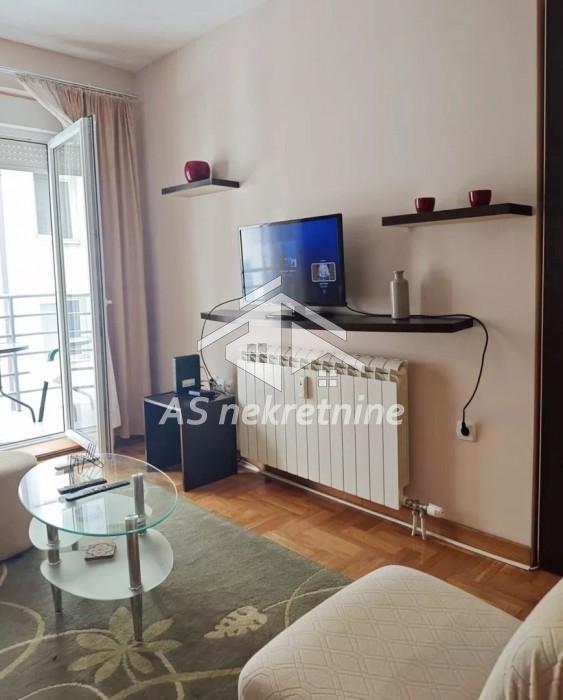 Stan Izdavanje Beograd Đeram Pijaca 58 m2