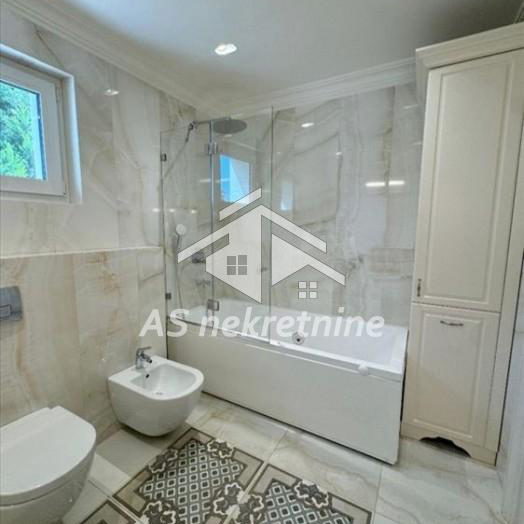 Petosoban stan za izdavanje, Senjak, Beograd, 215m², 5.000 €/mes