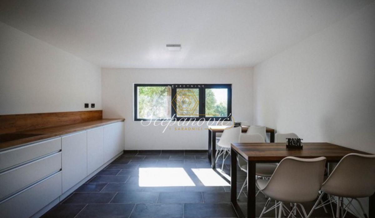 Lokal na prodaju, Golija, Zlatibor, 684m², 1.200.000 €