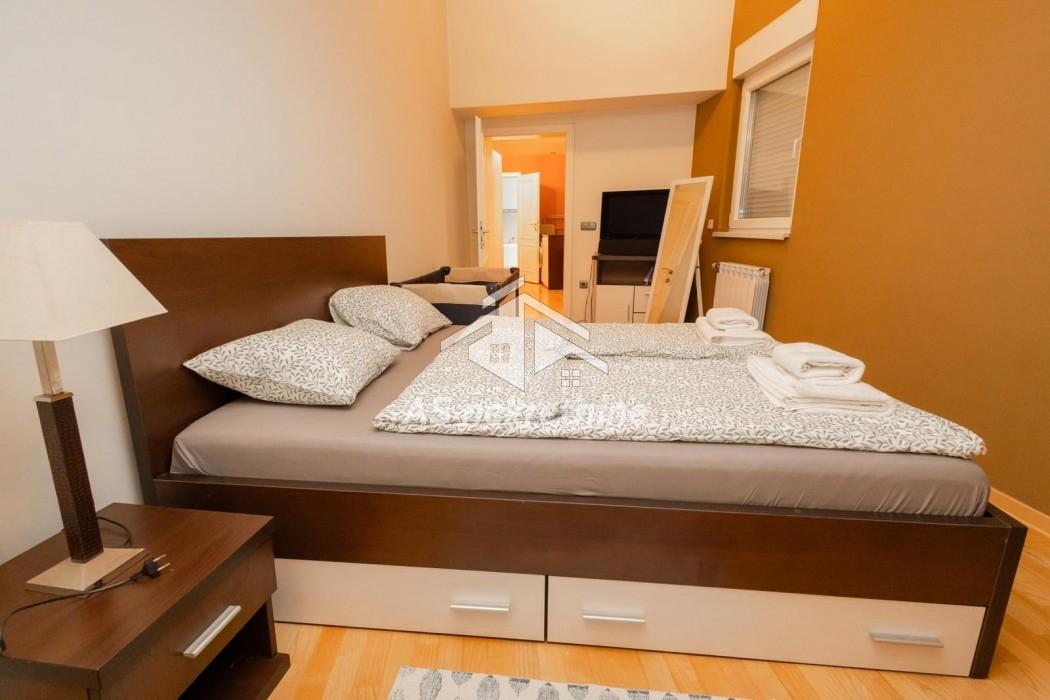 Četvorosoban stan za izdavanje, Obilićev Venac, Beograd, 140m², 1.800 €/mes