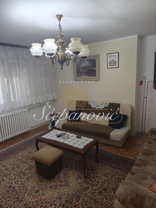 Trosoban stan za izdavanje, Novo Naselje, Novi Sad, 79m², 500 €/mes