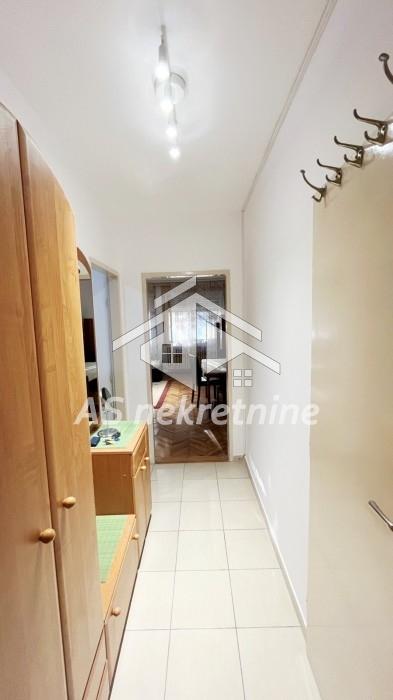 Trosoban stan za izdavanje, Blok 33 – Geneks, Beograd, 62m², 800 €/mes