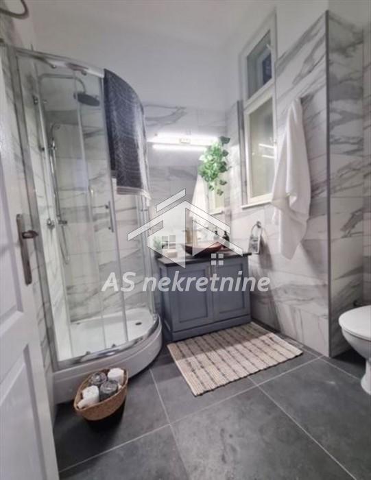 Trosoban stan za izdavanje, Ekonomski Fakultet, Beograd, 94m², 1.400 €/mes