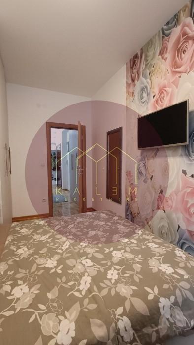 Trosoban stan na prodaju, Vojvode Vlahovića Voždovac, Beograd, 70m², 205.000 €