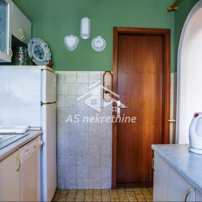 Dvosoban stan za izdavanje, Banovo Brdo, Beograd, 100m², 1.400 €/mes