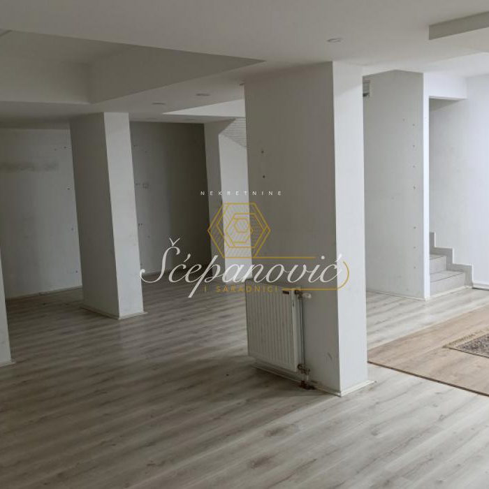 Lokal Izdavanje Novi Sad  134 m2