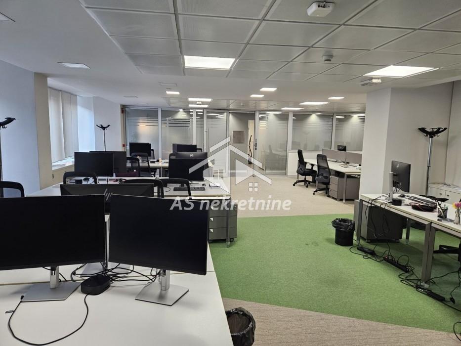 Lokal Izdavanje Beograd Lokal Izdavanje Beograd Trg Republike 300 m2