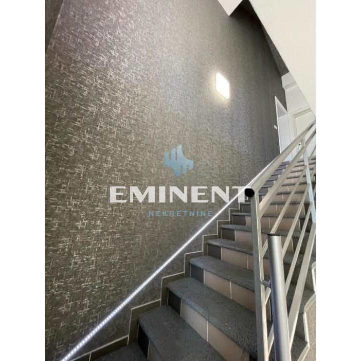Kuća na prodaju, Stari Banovci, Stara Pazova, 342m², 420.000 €