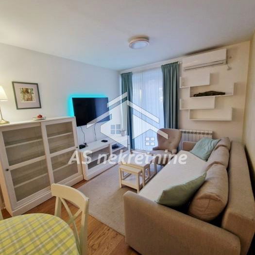 Stan Izdavanje Beograd Kraljice Natalije 55 m2