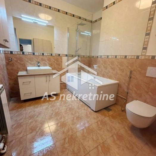Trosoban stan za izdavanje, Hram Svetog Save, Beograd, 106m², 1.600 €/mes