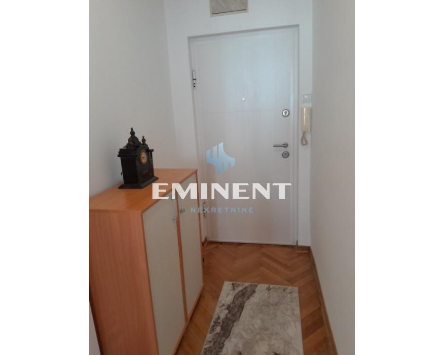 Stan Izdavanje Beograd Kalenić Pijaca 60 m2