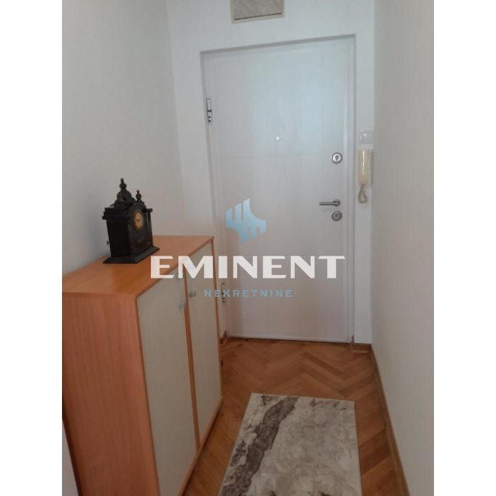 Stan Izdavanje Beograd Kalenić Pijaca 60 m2