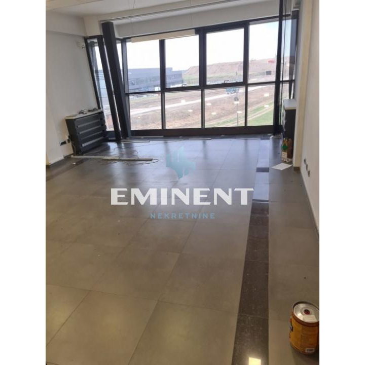 Lokal Izdavanje Beograd Zemun Polje 2776 m2