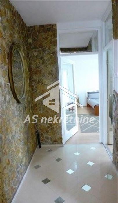 Trosoban stan za izdavanje, Blok 61, Beograd, 160m², 1.100 €/mes