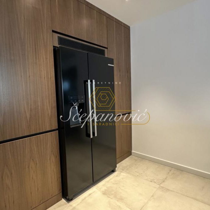 Stan Izdavanje Beograd Krunska 163 m2