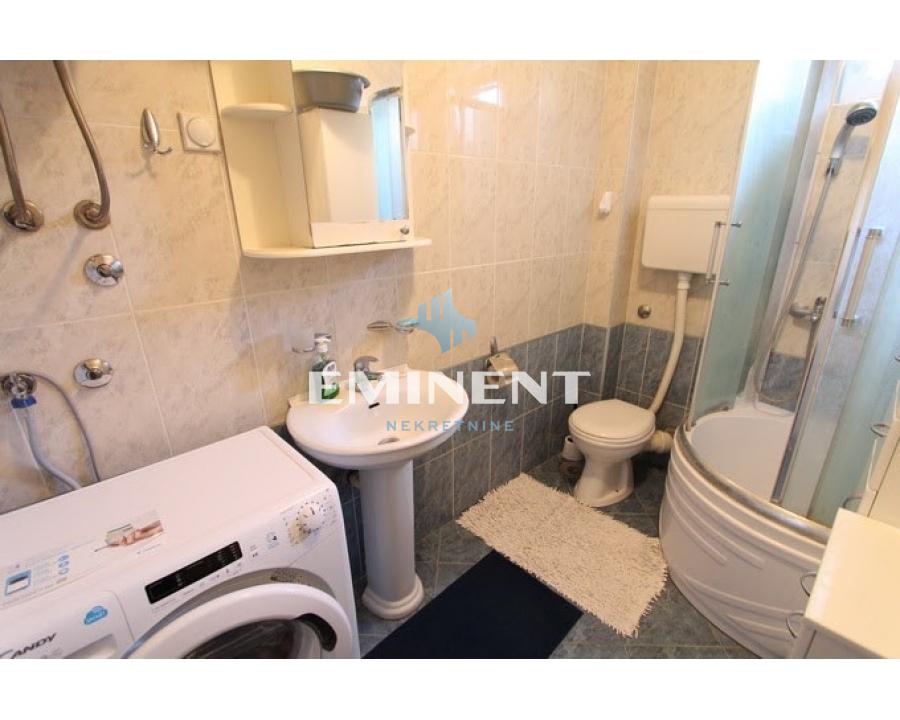 nekretnine-prodaja-beograd-KeKiGxVV5x Četvorosoban stan na prodaju, Autokomanda, Beograd, 80m², 237.000 €