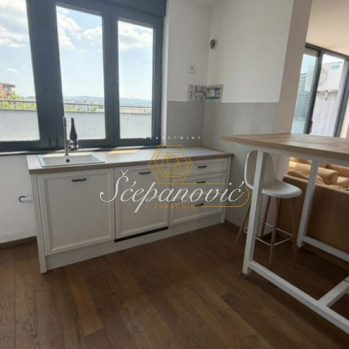 Stan Izdavanje Novi Sad  73 m2