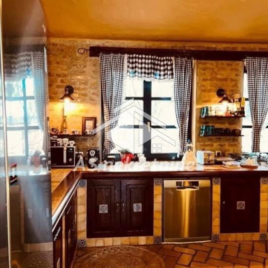 Kuća za izdavanje, Jajinci, Beograd, 367m², 3.500 €/mes