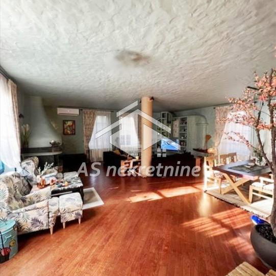 Kuća Izdavanje Beograd Jajinci 367 m2