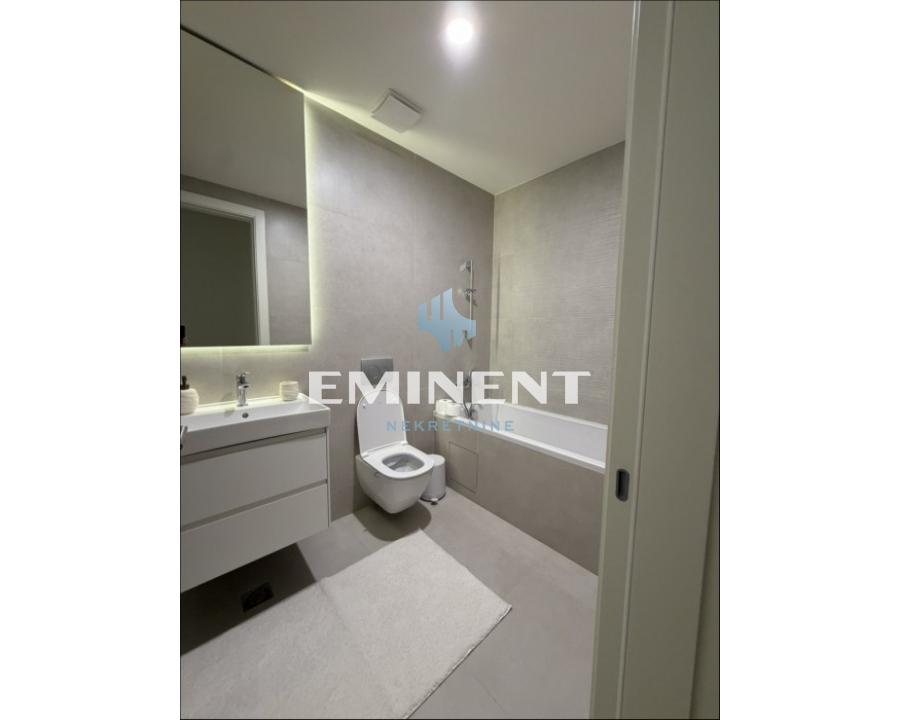 Trosoban stan za izdavanje, A Blok – Blok 67a, Beograd, 78m², 1.900 €/mes