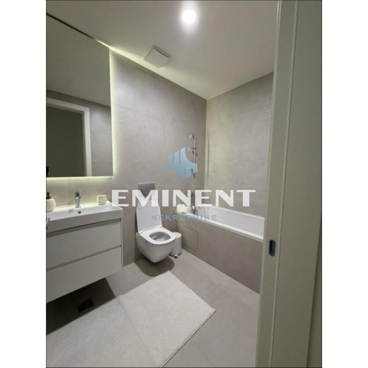 Trosoban stan za izdavanje, A Blok – Blok 67a, Beograd, 78m², 1.900 €/mes