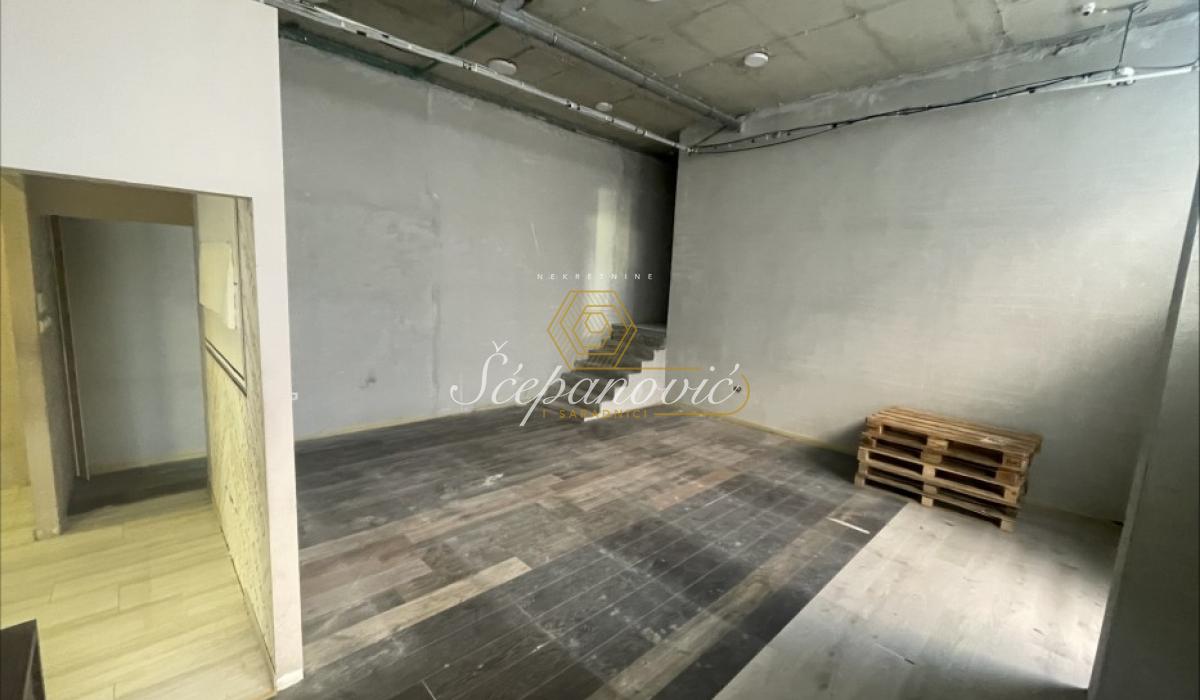 Lokal Izdavanje Novi Sad  150 m2