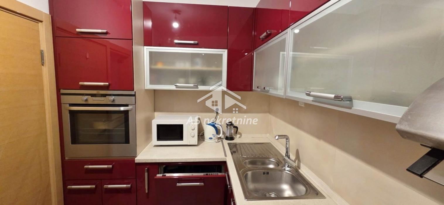 Stan Izdavanje Beograd Hram Svetog Save 86 m2