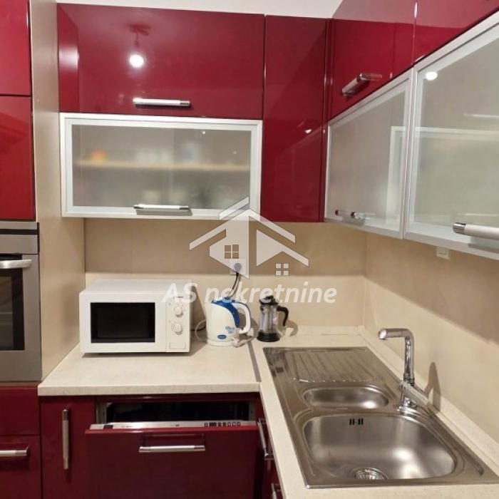 Stan Izdavanje Beograd Hram Svetog Save 86 m2