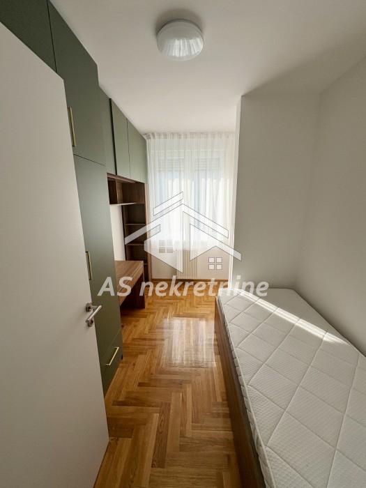 Četvorosoban stan za izdavanje, Banjica, Beograd, 79m², 1.400 €/mes