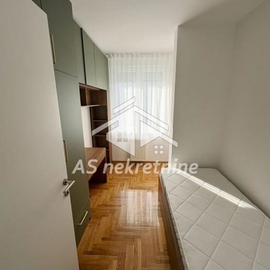Četvorosoban stan za izdavanje, Banjica, Beograd, 79m², 1.400 €/mes