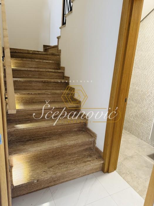Petosoban stan za izdavanje, Popovica, Novi Sad, 181m², 2.500 €/mes