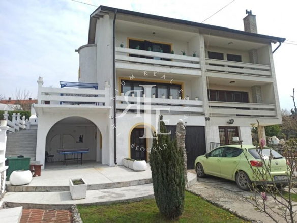 Kuća Prodaja Beograd Mala Moštanica 300 m2