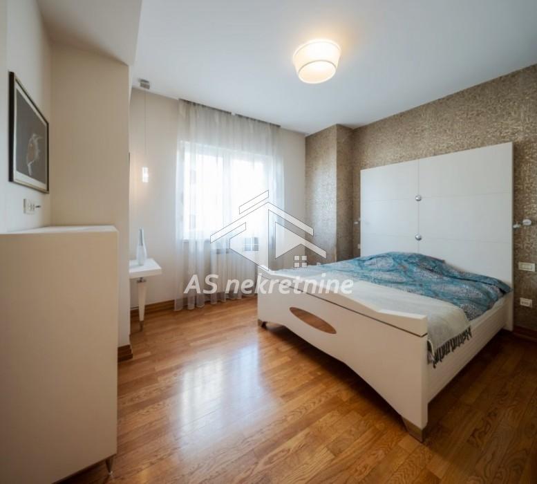 Stan Prodaja Beograd Banovo Brdo 150 m2