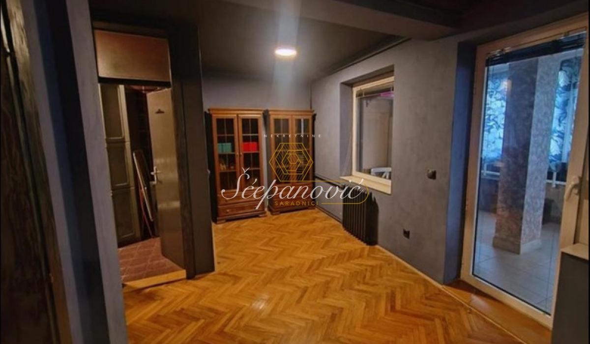 Stan Prodaja Novi Sad  82 m2