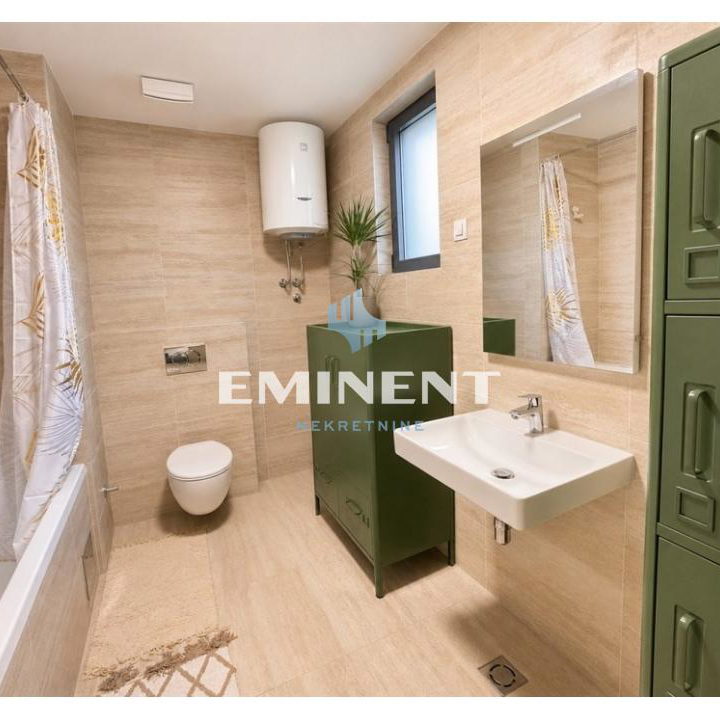 Trosoban stan za izdavanje, Blok 65, Beograd, 81m², 2.200 €/mes