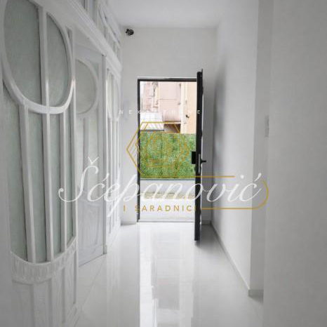 Lokal Izdavanje Novi Sad  144 m2