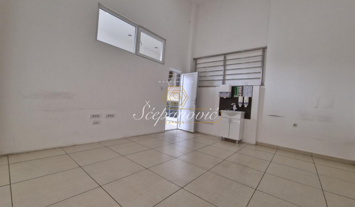 Lokal Prodaja Novi Sad  155 m2