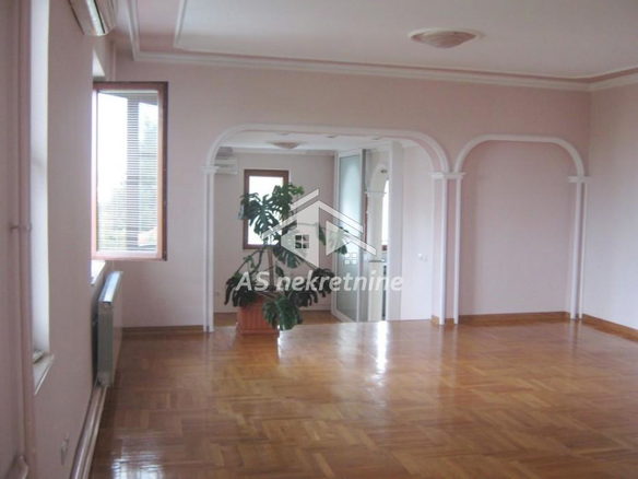 Stan Izdavanje Beograd Dedinje 200 m2