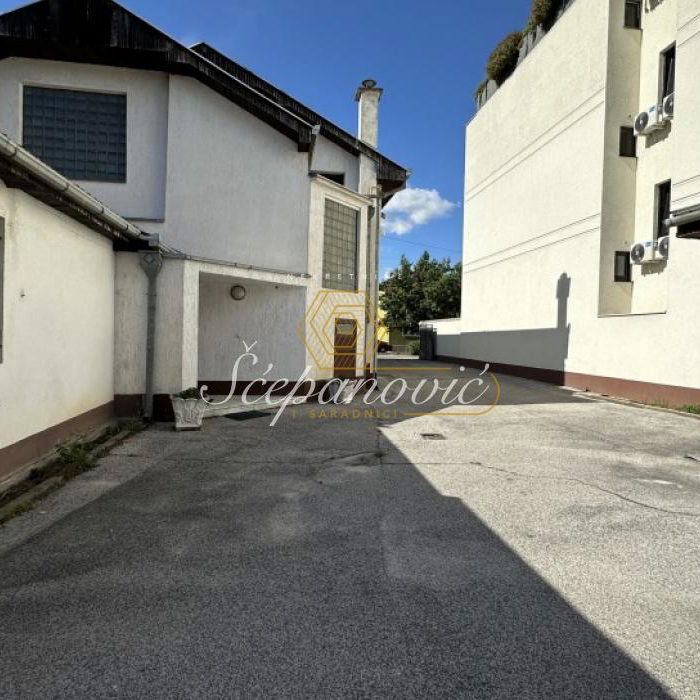 Lokal Izdavanje Novi Sad  664 m2