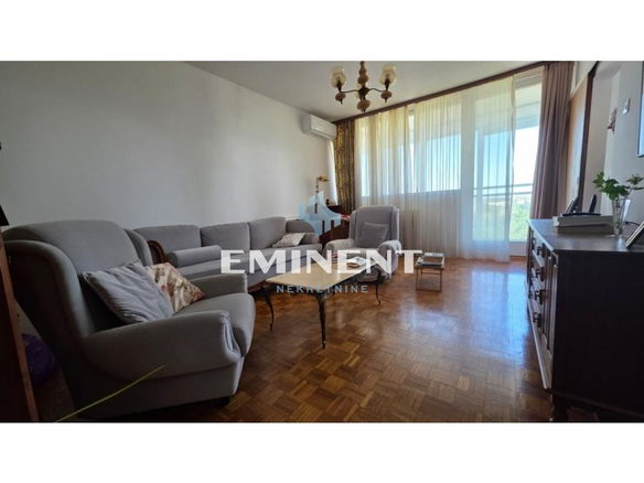 Stan Izdavanje Beograd Blok 28 72 m2