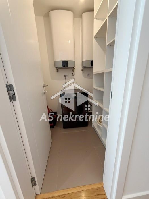 Trosoban stan za izdavanje, Crveni Krst Vračar, Beograd, 125m², 2.000 €/mes