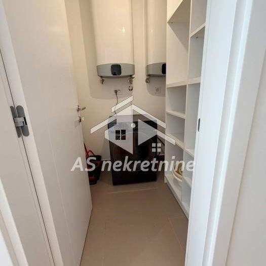 Trosoban stan za izdavanje, Crveni Krst Vračar, Beograd, 125m², 2.000 €/mes