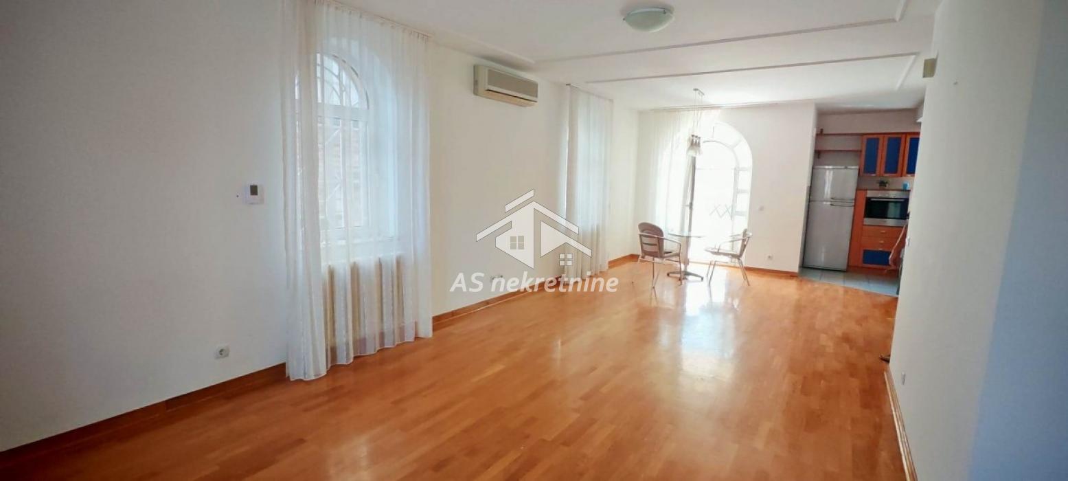Stan Izdavanje Beograd Senjak 150 m2